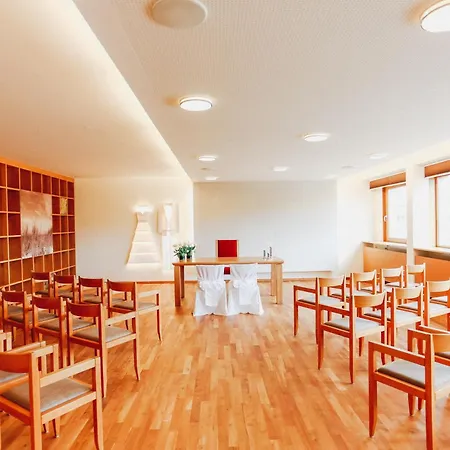 Ostseehotel فندق ديارهاجين